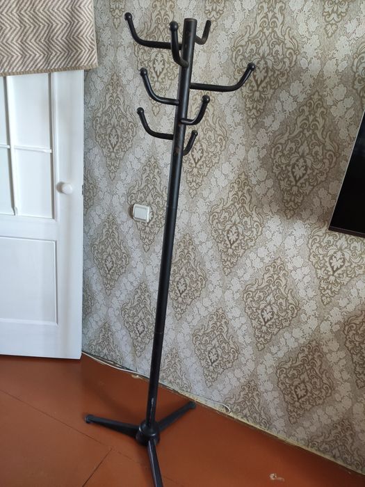 Вешалка металлическая