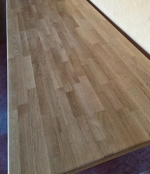 Masa din lemn masiv de stejar