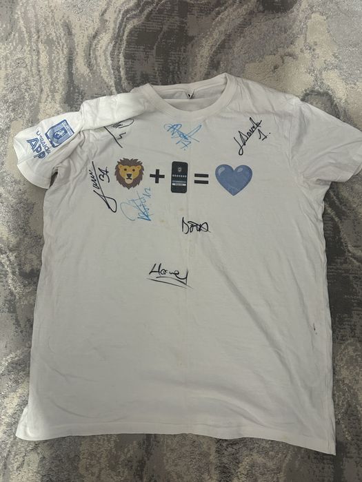 Tricou cu semnaturile echipei Craiova