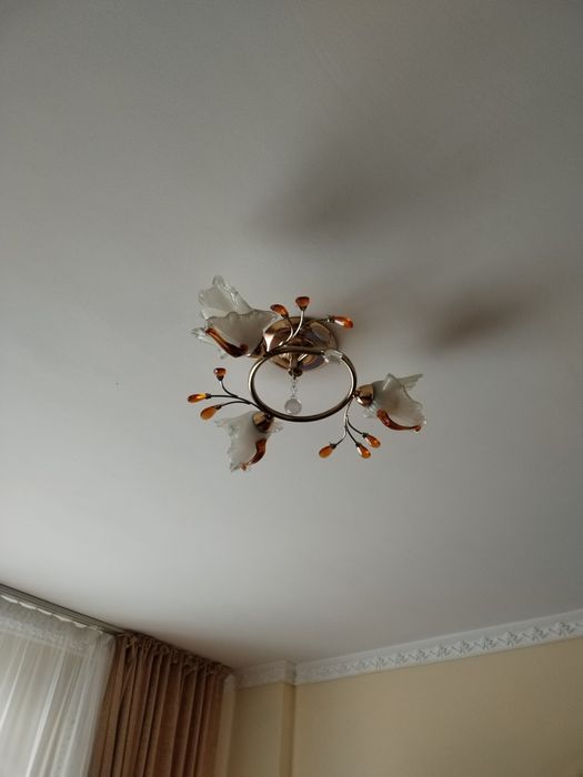 Продам люстры недорого