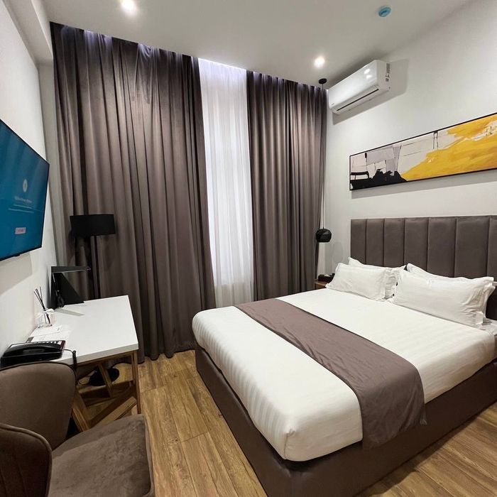 Здание Ул. Фергана Йули 2250 м2