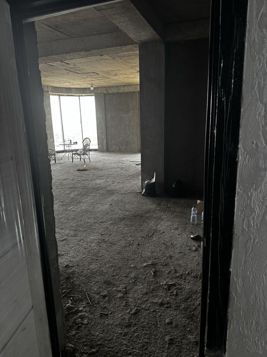 Продается квартира ( коробка )