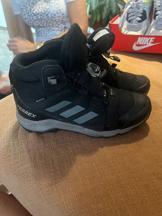 Момчешки маратонки на Адидас терекс