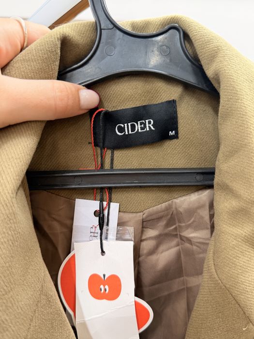 Чисто ново дамско палто