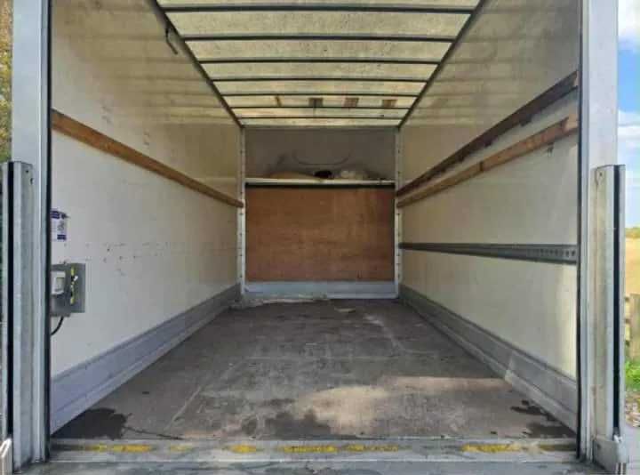 Кърти, чисти, извозва – със собствен транспорт! София и региона.