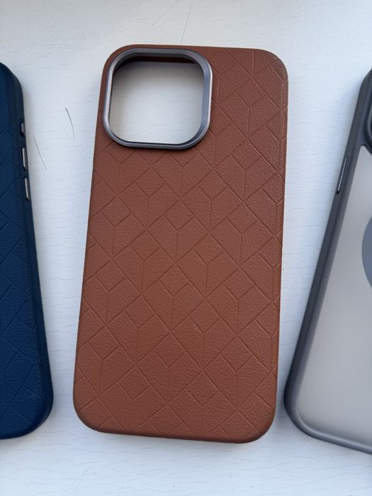 Чехлы на телефон