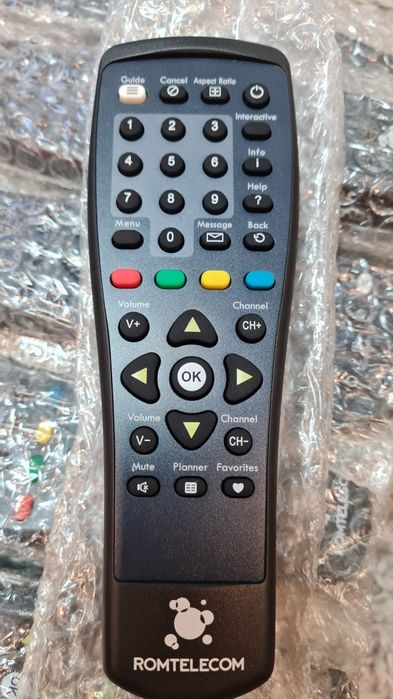 Vand lot de telecomenzi si cabluri scart