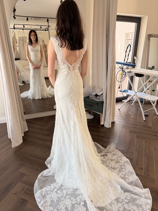 Rochie de Mireasa cu tot cu voal simplu inclus in pret