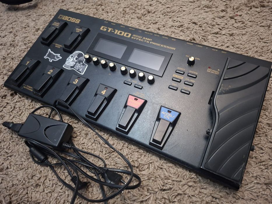 Procesor efecte chiatară BOSS GT 100 v2