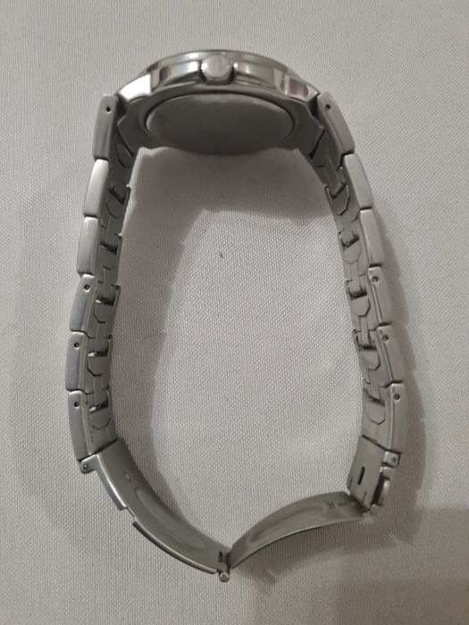 Продавам мъжки часовник