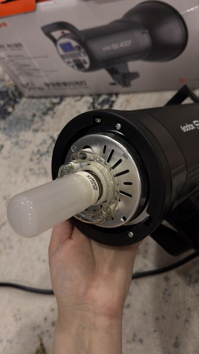 Продам импусный свет Godox SK400II