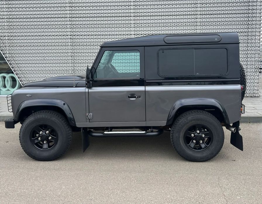 Land Rover Defender 2016 diesel, 75.244 € — imagine 2