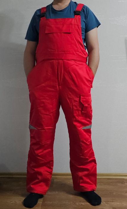 Полукомбез и брюки утепленные.