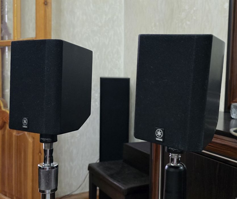 YAMAHA тыловые колонки оригинал