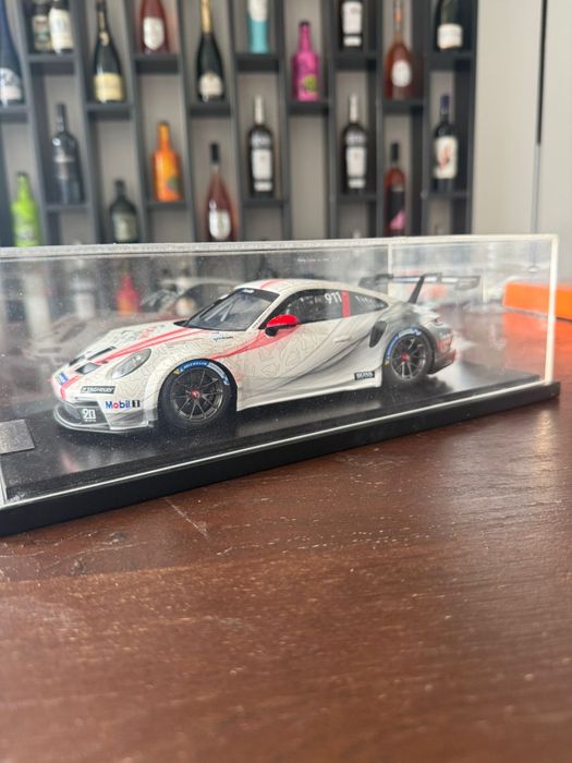 Macheta 1:18 Porsche Noua