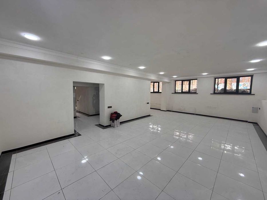 Сдаётся в аренду нежилое помещение 206 кв/м цена 2.500 $