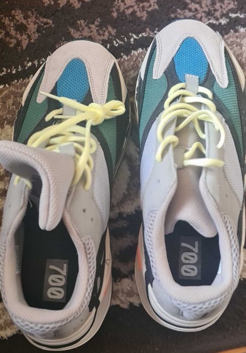 Vând Adidas Yeezy Boost 700 Wave Runner