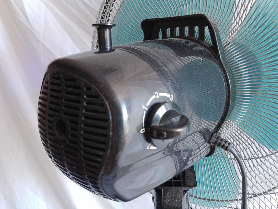 Ventilator Classic Rowenta VU1950F0 3 trepte viteza grila de protectie