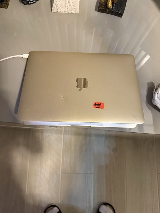 Apple MacBook M cu 2 nuclee