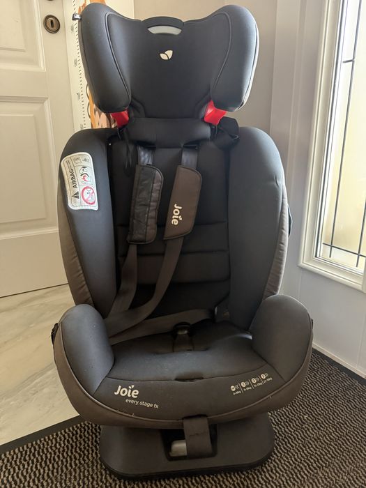 Scaun auto cu fixare isofix
