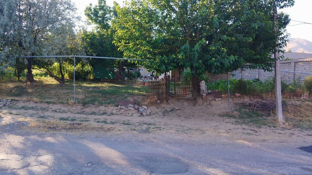 Oq tosh Yer sotladi 6 sotoxli dakumen bor