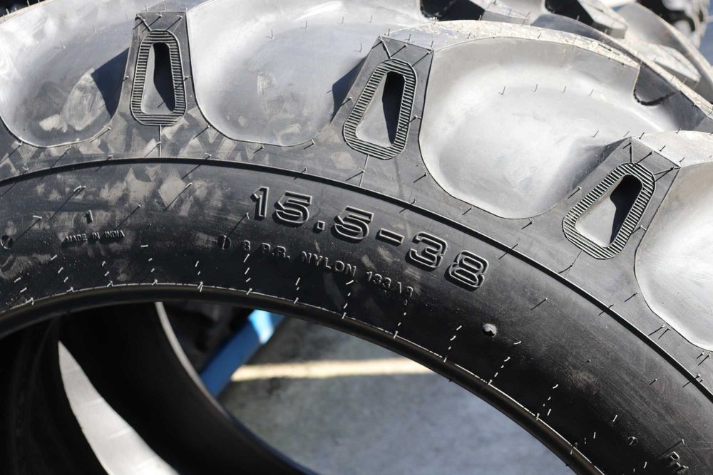 Anvelope agricole 15.5-38 Ceat 8 ply noi de tractor spate u650