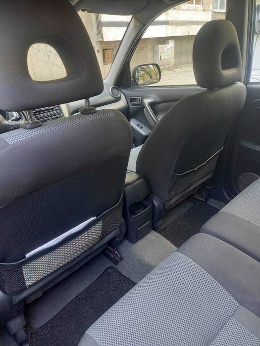 продавам Toyota Rav4