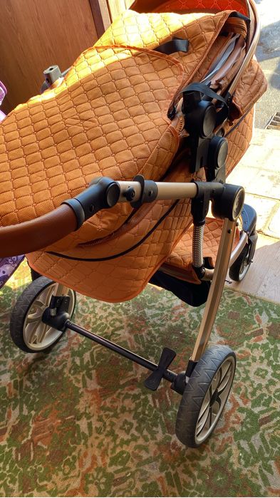 Продам коляску для новорожденных