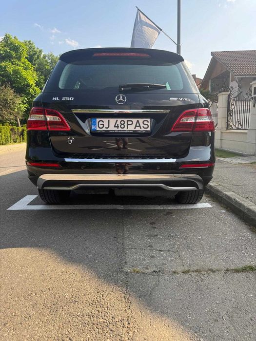 Vand Mercedes ML 250 fara accident,impecabil