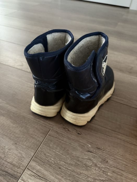 Продам детские сапоги для девочек