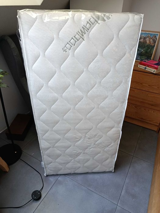 Матрак за бебешко легло