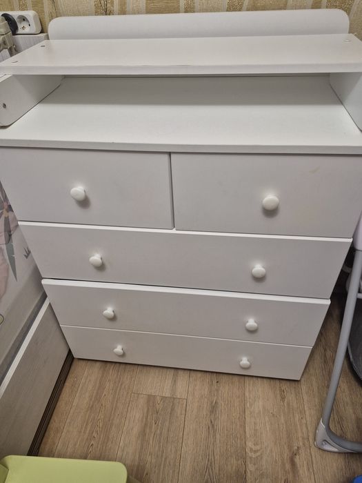 Продам комод  детскии -пеленальный стол в отличном состоянии