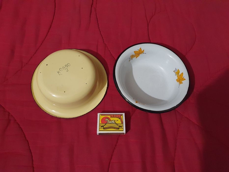 Миски разные.   .