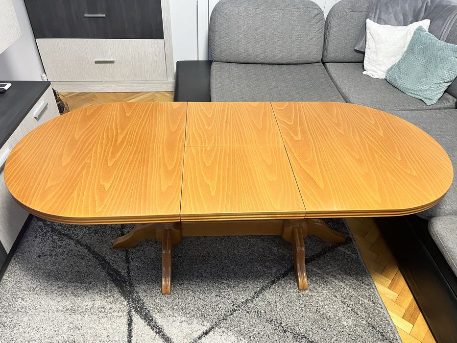 Дървена, холна маса