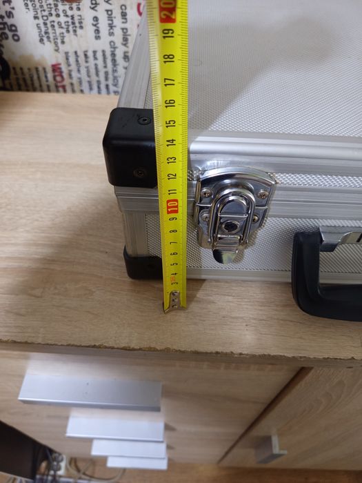 Алуминиев куфар.