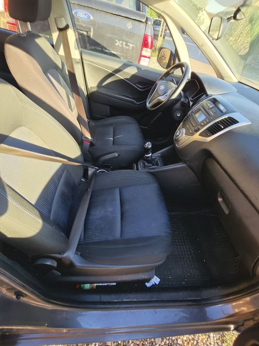 HYUNDAI ix20 2010 — imagine 4