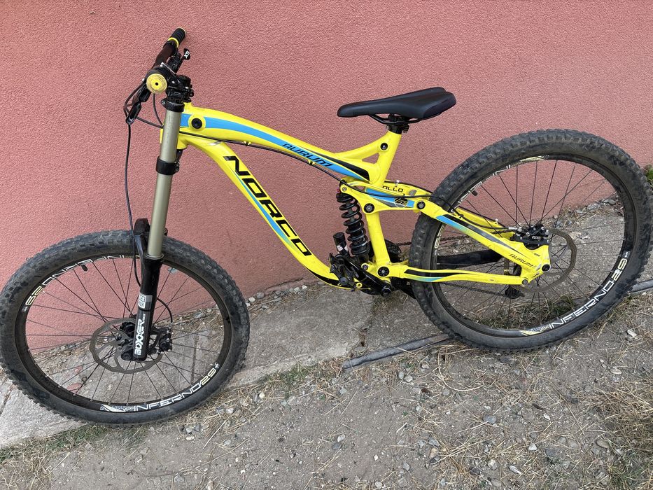 Bicicleta norco full suspention