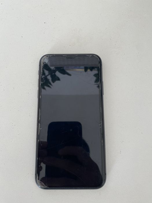 Продам Iphone 11