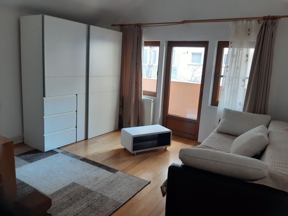 Închiriez apartament 3 camere decomandat complet mobilat