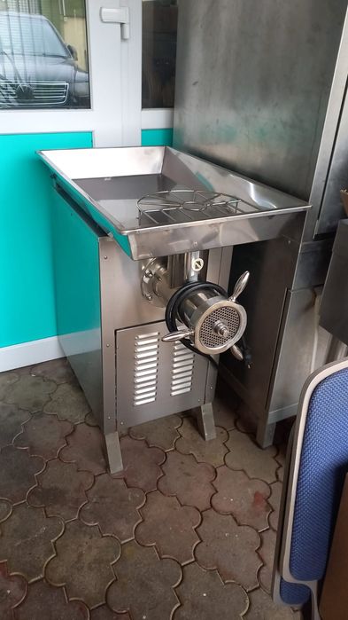 Vand masini de tocat carne