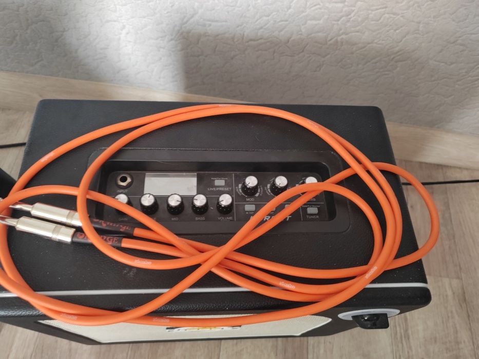 Электрогитара Ямаха суперстрат с комбиком