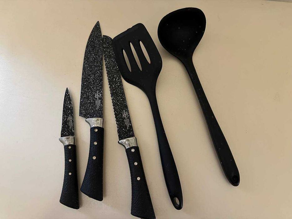 Кухонные ножи, силиконовые лопатка  и поварешка ( Россия)