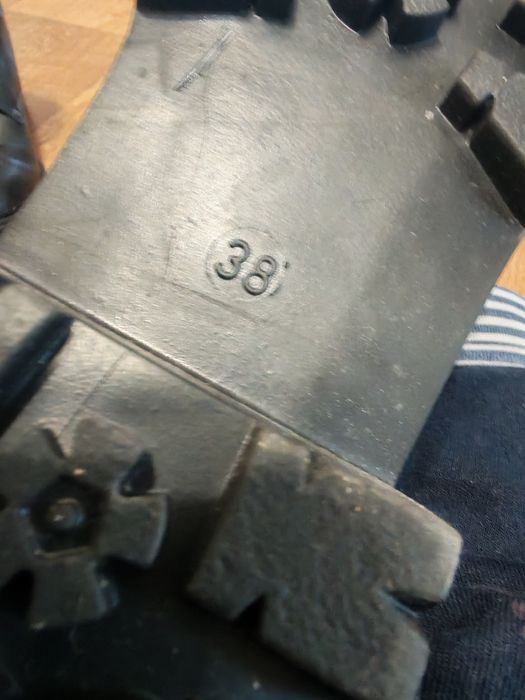 Продам берцы зимние и летние