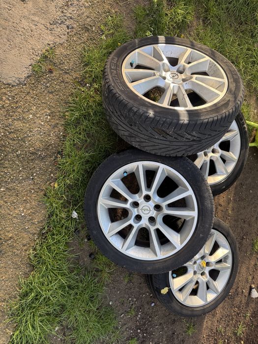 Jante aliaj pe 17 cu tot cu cauciucuri de vara