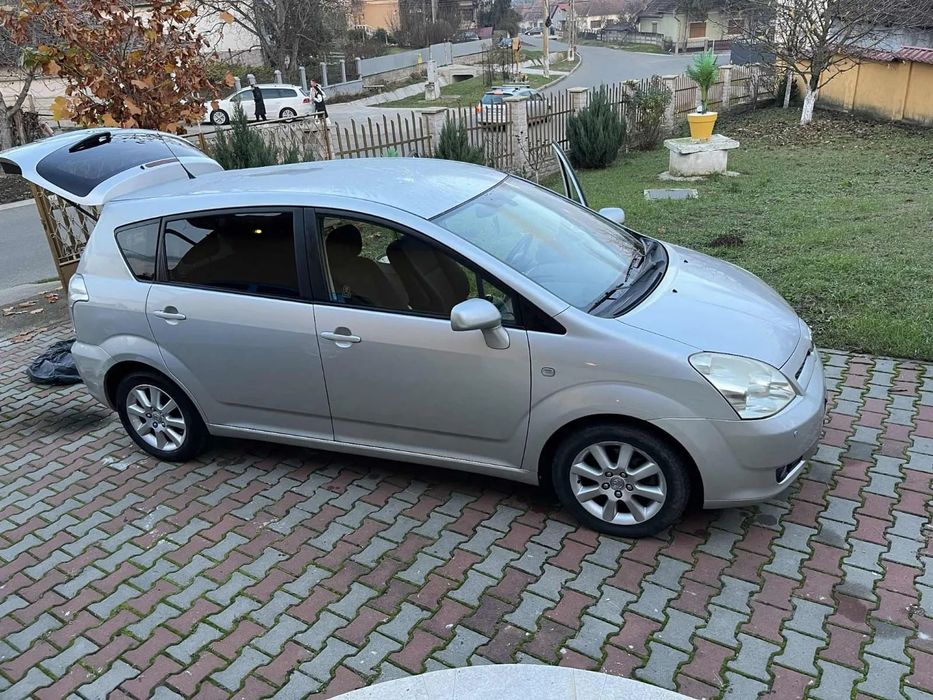 Toyota Corolla Verso Toyota Corolla Verso 2007 | 2.2 D-4D (136 CP) | Doar 145.000 km reali