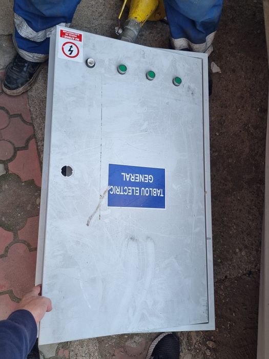 Vand tablouri electrice..