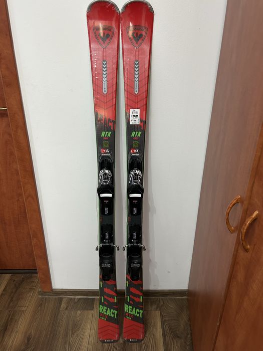 Schiuri adulti marime 156 cm noi/nefolositi