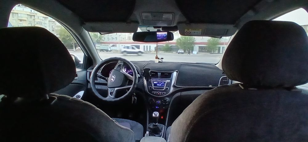Hyundai Accent 2014  обём 1.6