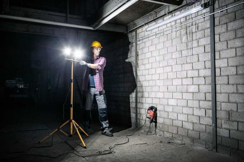 Скидка !!! Прожектор двойной на штативе Brennenstuhl JARO 4050, 2*20W