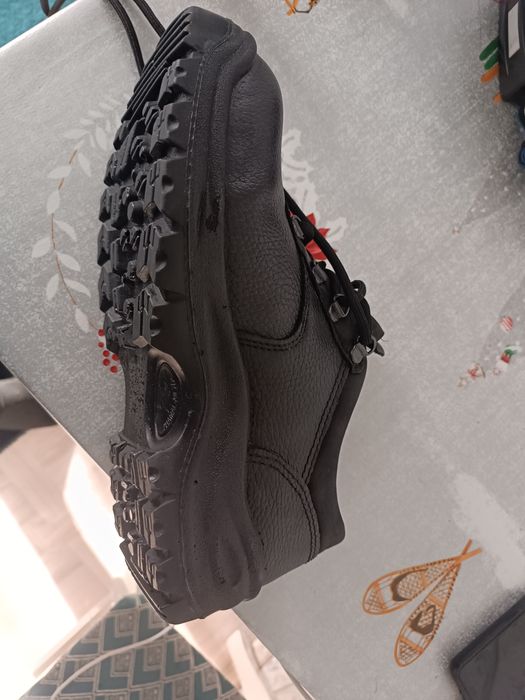 Продам ботинки летние